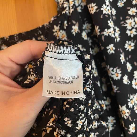 Size 4 Love Triangle (ASOS) long sleeve tie front ditsy floral crop top - Picture 4 of 5